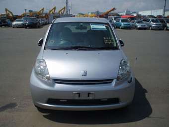 2005 Toyota Passo Pictures