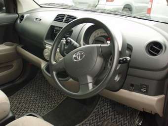 2005 Toyota Passo Photos