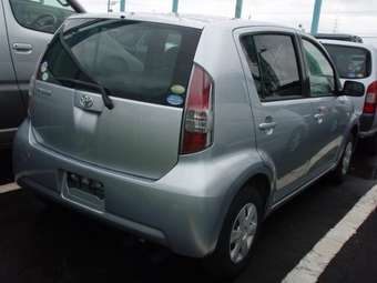 2005 Toyota Passo Photos