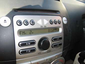 2005 Toyota Passo Photos