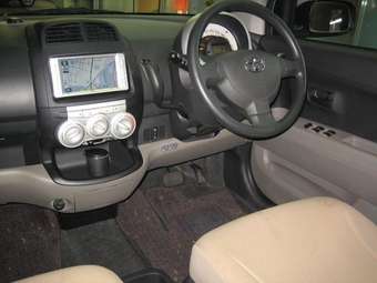 2005 Toyota Passo Pics