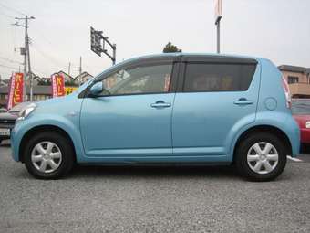 2005 Toyota Passo Pictures