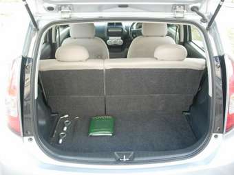 2005 Toyota Passo Pictures