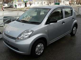 2005 Toyota Passo Pictures