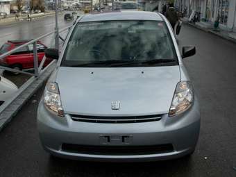 2005 Toyota Passo Photos