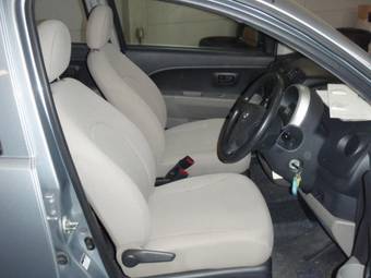 2005 Toyota Passo Photos