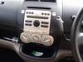 2005 Toyota Passo Pictures