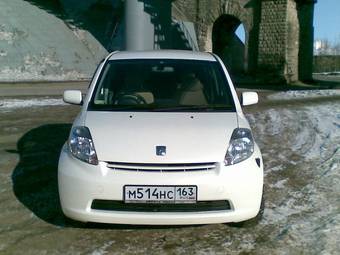 2005 Toyota Passo Images