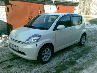 2005 Toyota Passo Pictures