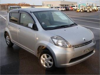2005 Toyota Passo Photos