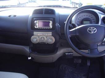 2005 Toyota Passo Photos