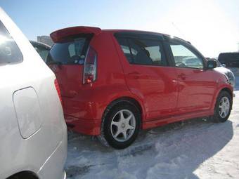2005 Toyota Passo Images