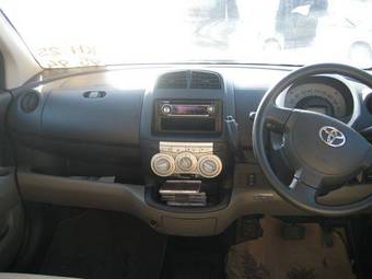 2005 Toyota Passo Pictures