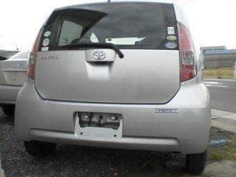 2005 Toyota Passo Photos