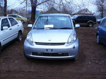 2005 Toyota Passo Pics