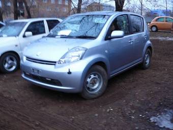 2005 Toyota Passo Pictures