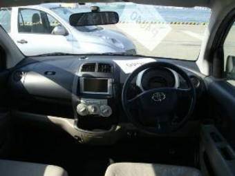 2005 Toyota Passo Photos