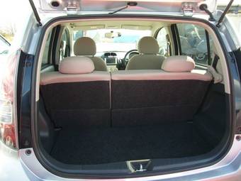 2005 Toyota Passo Photos