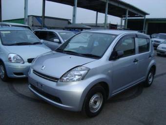 2005 Toyota Passo Photos