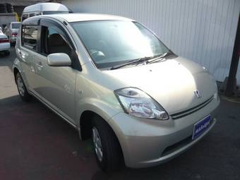 2005 Toyota Passo Pictures