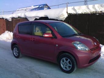 2005 Toyota Passo Pictures
