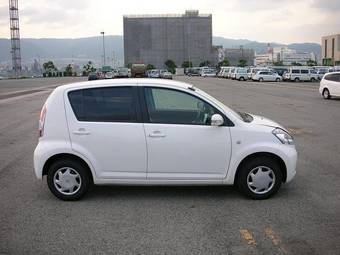 2005 Toyota Passo Pictures