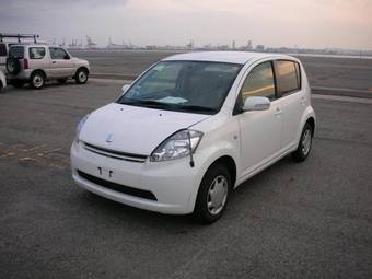 2005 Toyota Passo Photos