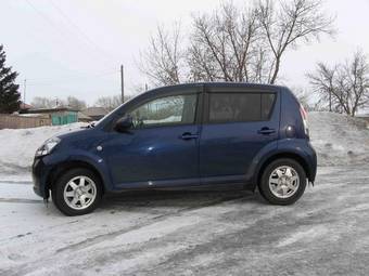 2005 Toyota Passo Photos