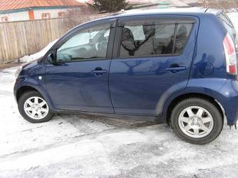 2005 Toyota Passo Photos