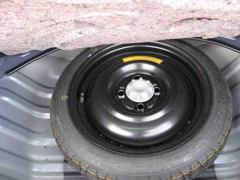 2005 Toyota Passo Pictures