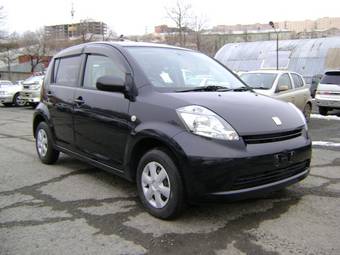 2005 Toyota Passo Photos