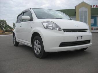 2005 Toyota Passo Photos