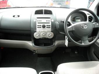 2005 Toyota Passo Photos