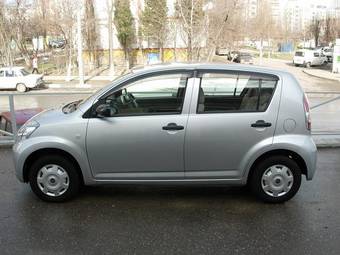 2005 Toyota Passo Pictures