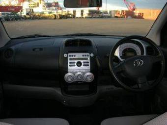 2005 Toyota Passo Images