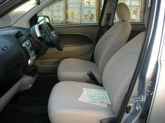 2005 Toyota Passo Pictures
