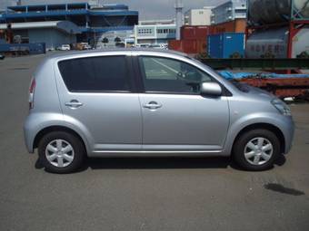 2005 Toyota Passo Photos