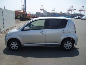 2005 Toyota Passo Photos