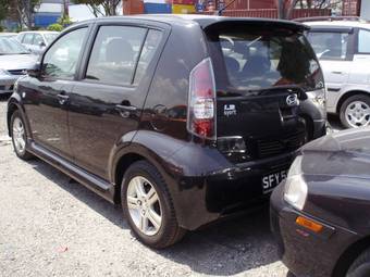 2005 Toyota Passo Pictures
