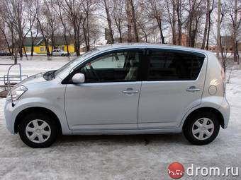 2005 Toyota Passo Pictures