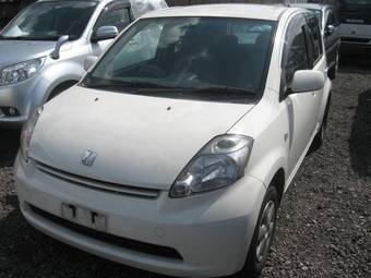 2005 Toyota Passo Pictures