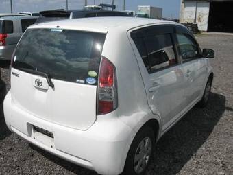 2005 Toyota Passo Photos