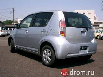 2005 Toyota Passo Pictures