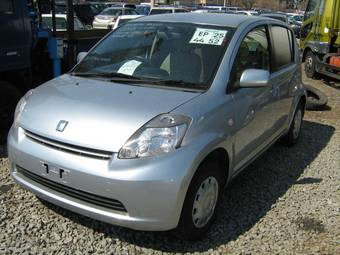 2005 Toyota Passo Photos