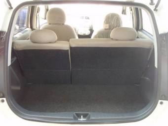 2005 Toyota Passo Images