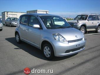 2005 Toyota Passo Pictures