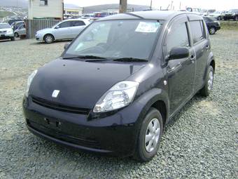 2005 Toyota Passo Photos