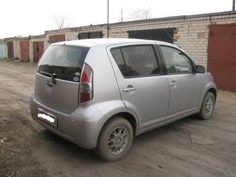 2005 Toyota Passo Photos