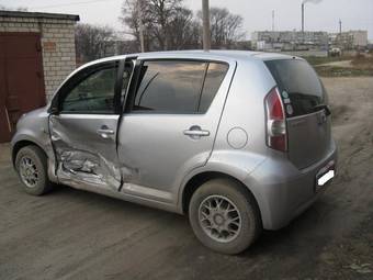 2005 Toyota Passo Images