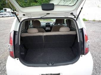 2005 Toyota Passo Pictures